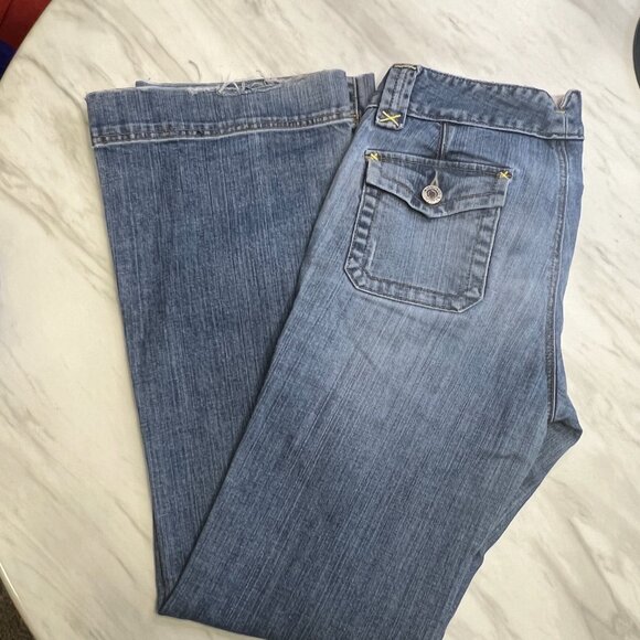 Banana Republic Jeans Double Buttons, Flap Pockets, Wide Leg - yellow accents 4 - Picture 4 of 11